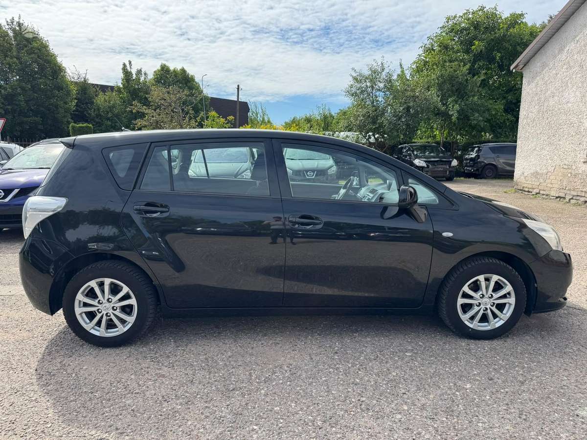Toyota Verso - 4