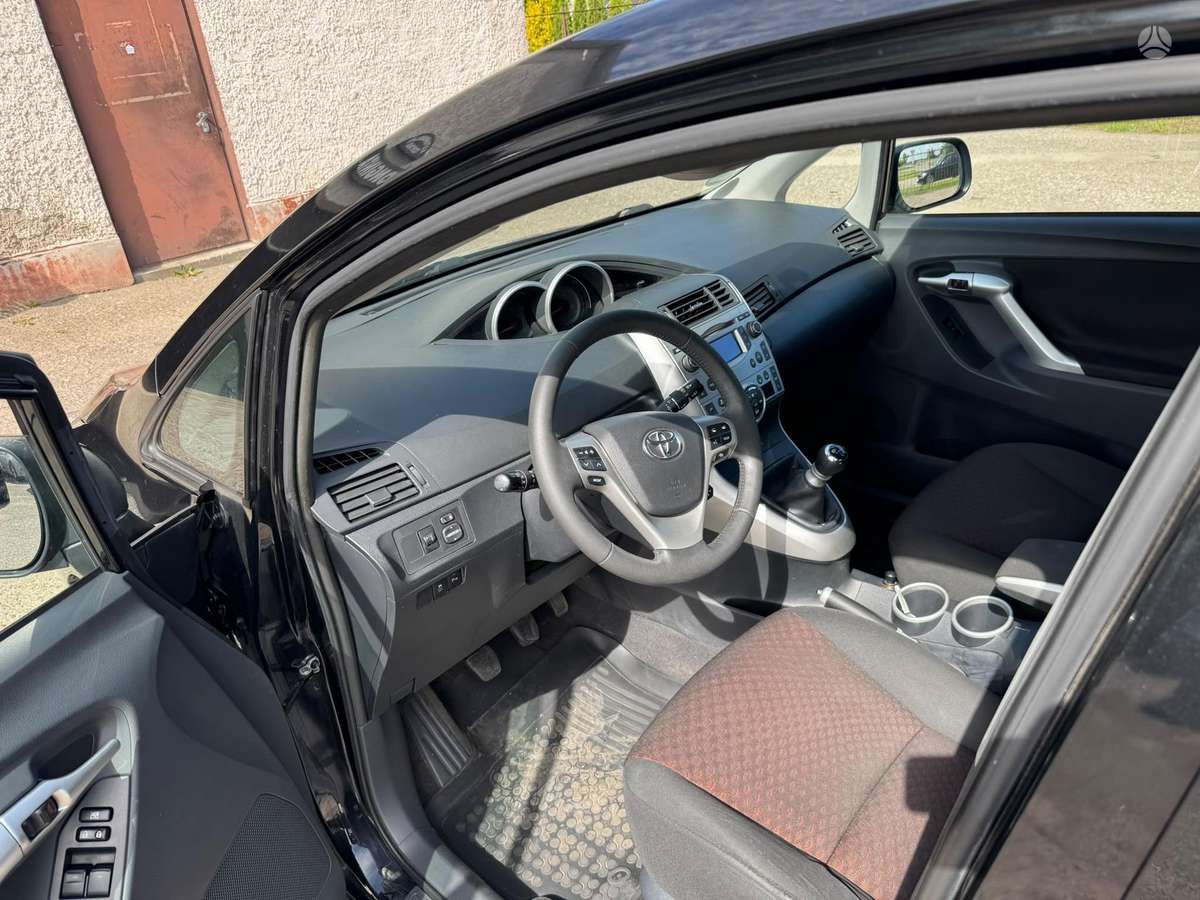 Toyota Verso - 10