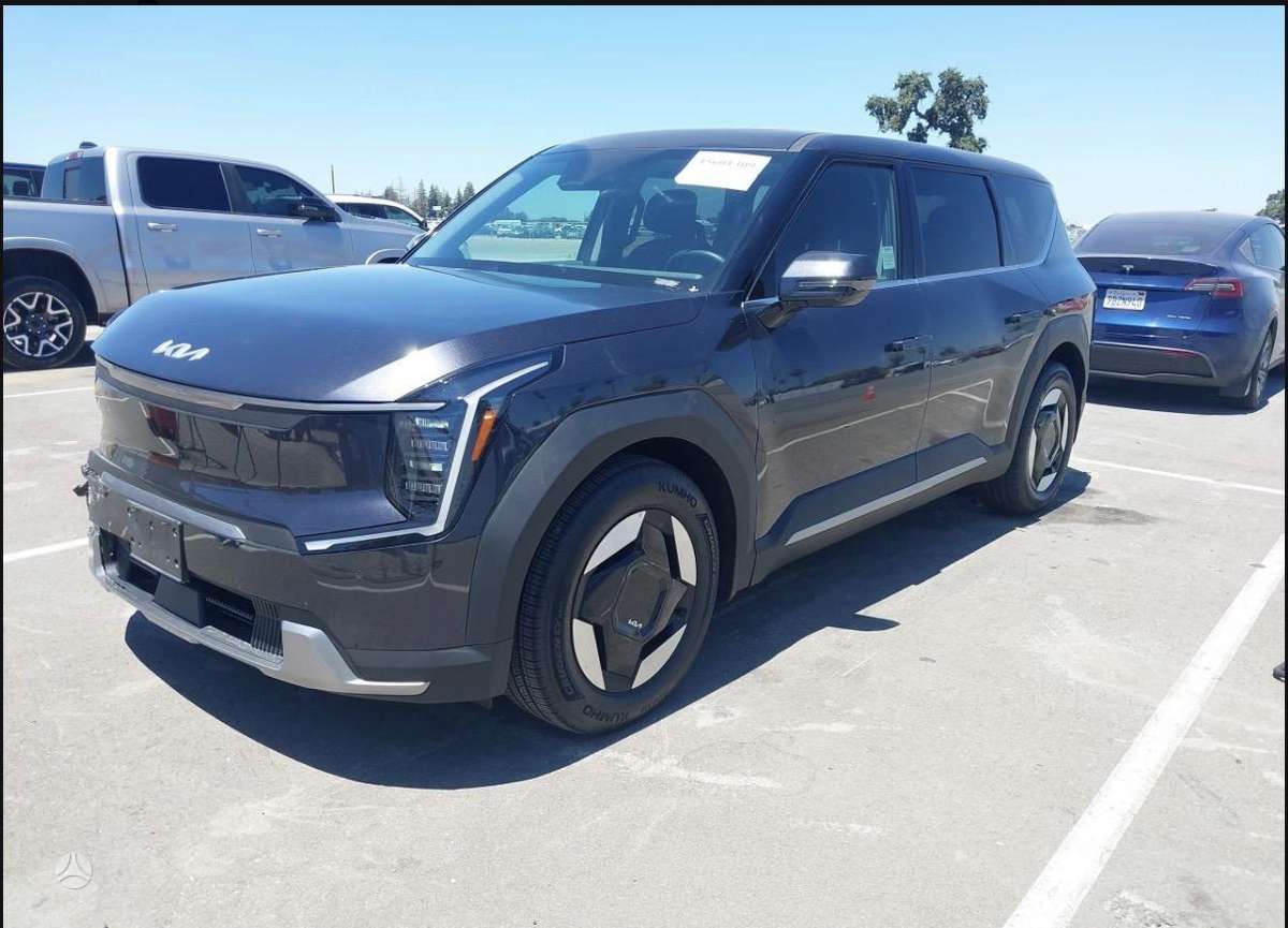 Kia EV9, 100 kWh, off-road / crossover