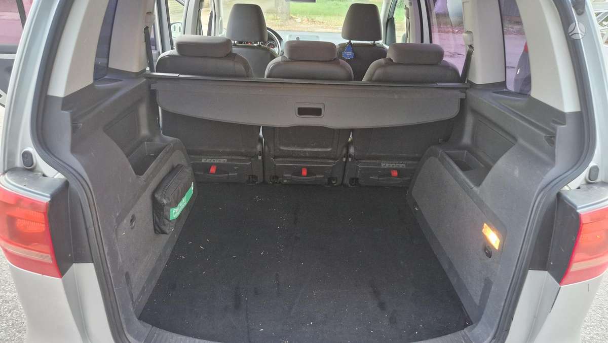 Volkswagen Touran - 6