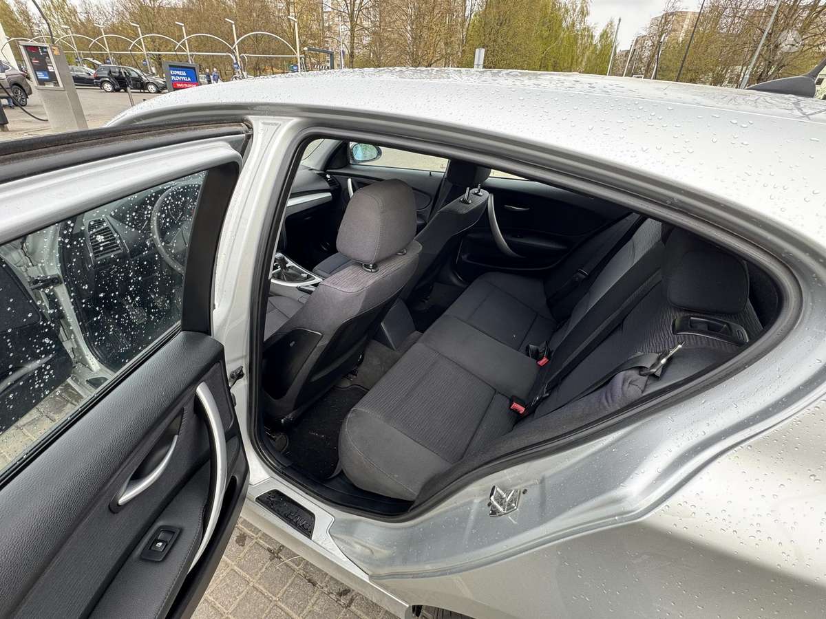 BMW 118, 2.0 l., Хэтчбек