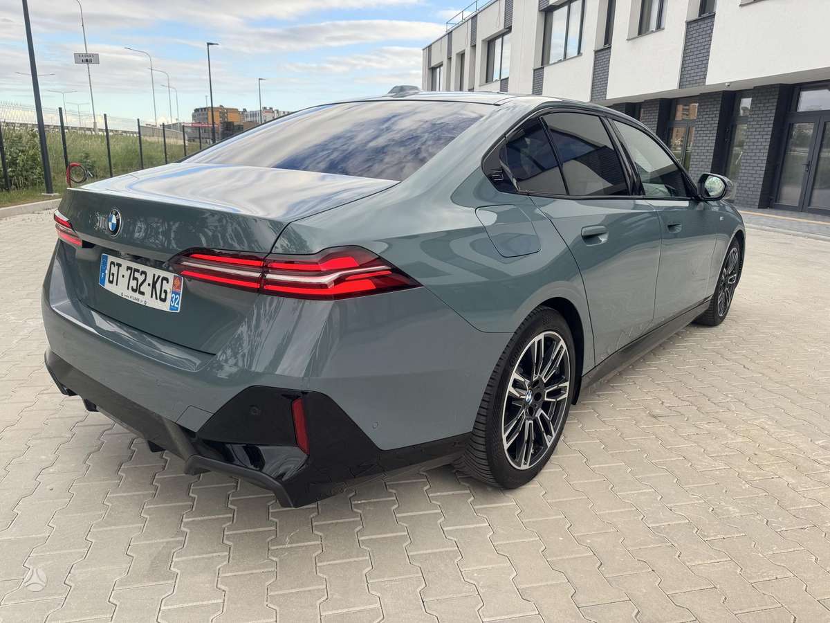 BMW 520, 2.0 l., Седан