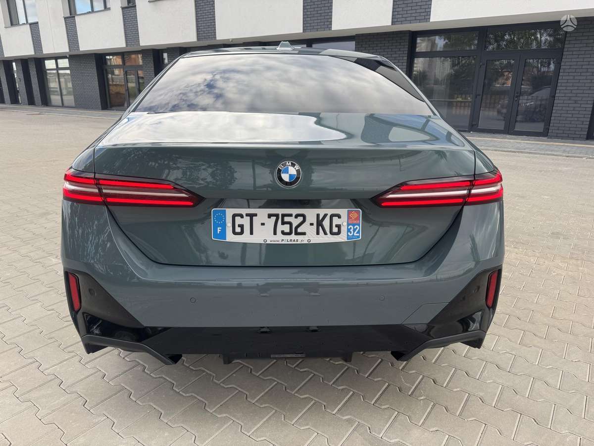 BMW 520, 2.0 l., Седан
