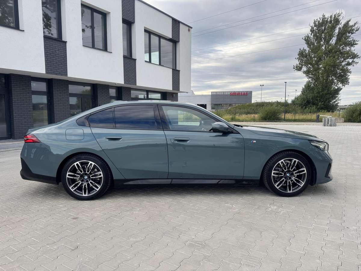 BMW 520, 2.0 l., Седан