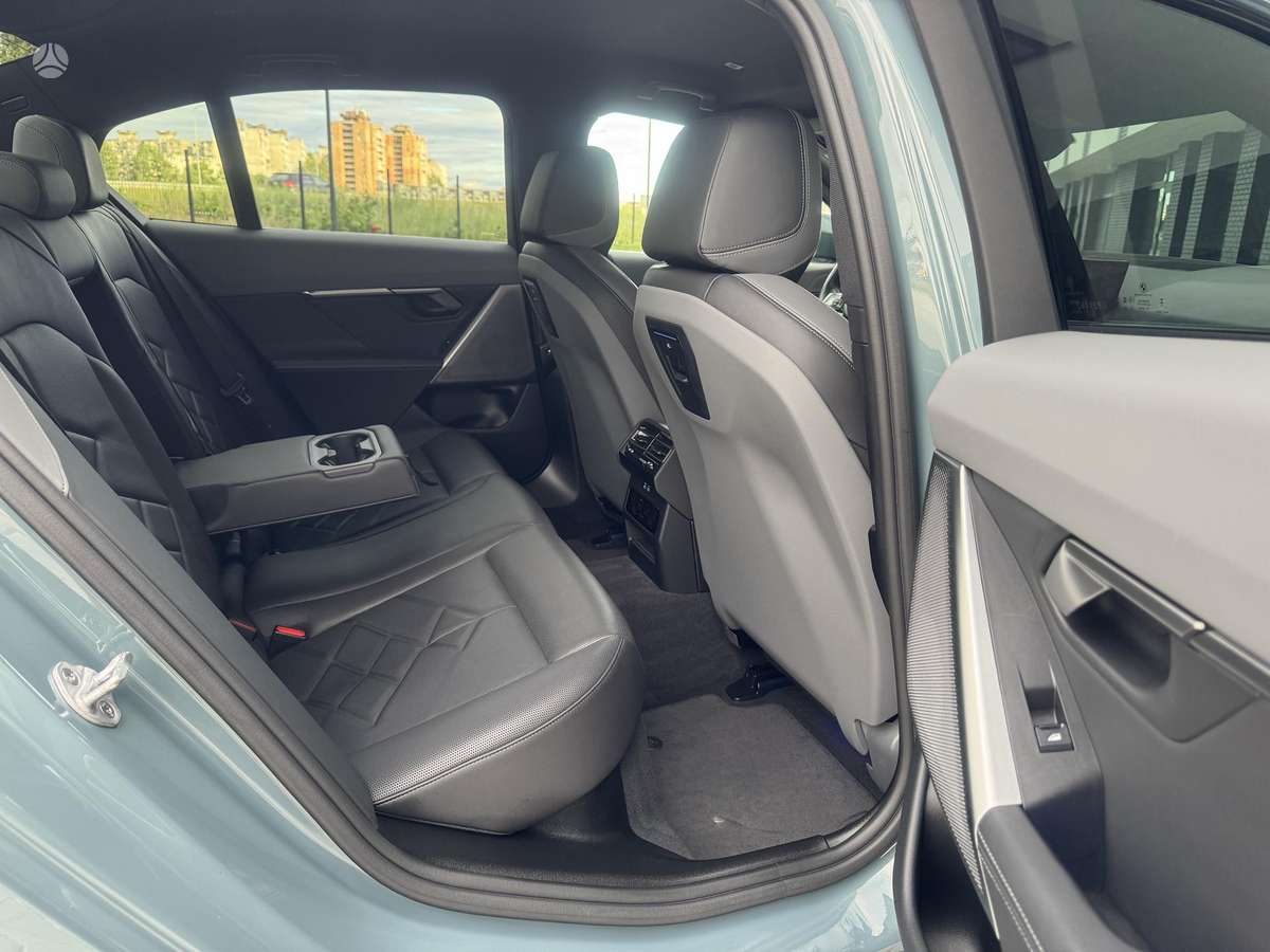 BMW 520, 2.0 l., Седан