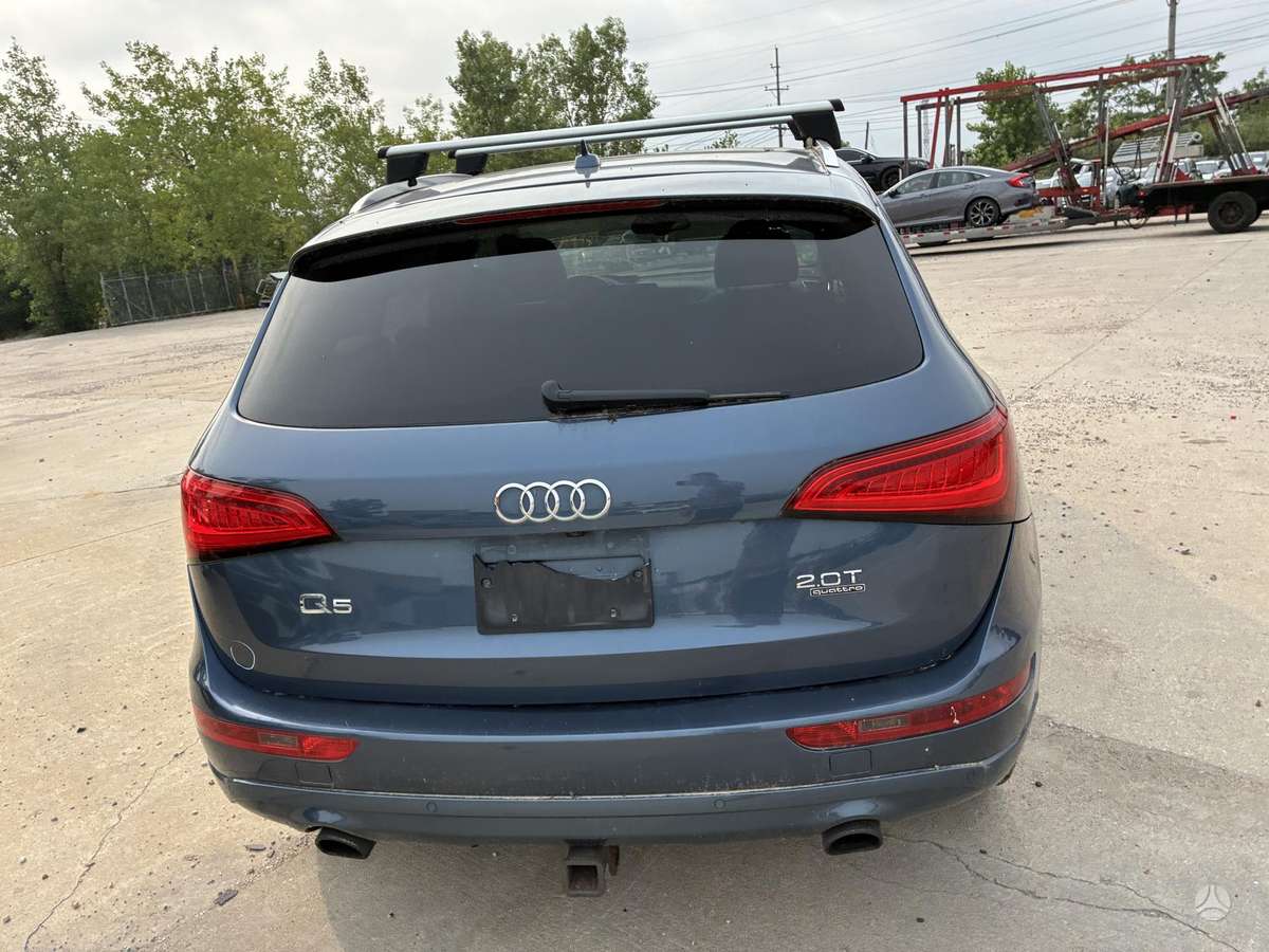Audi Q5, 2.0 l., off-road / crossover