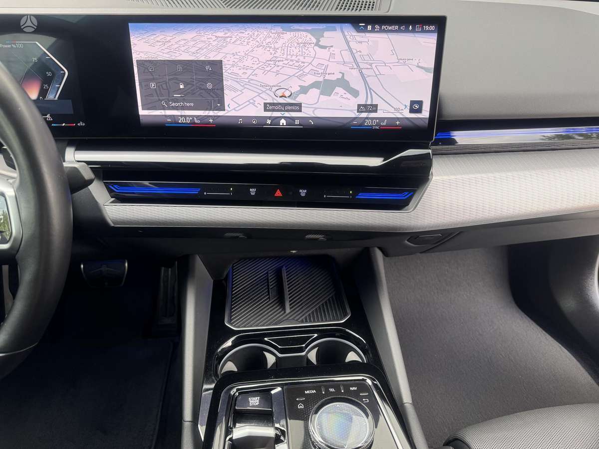 BMW 520, 2.0 l., Седан