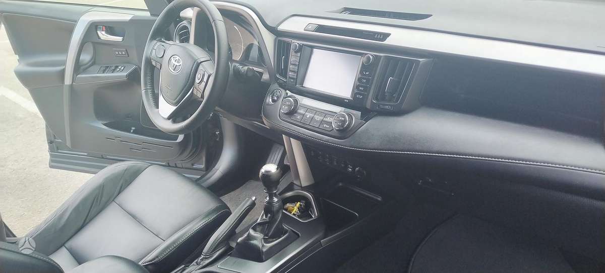 Toyota RAV4 - 10
