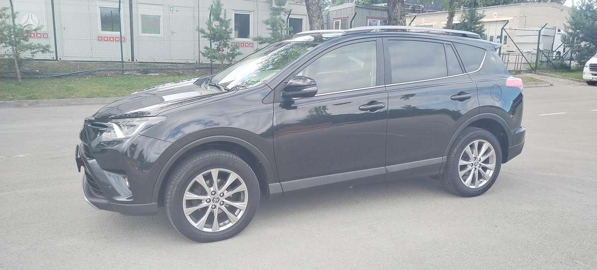 Toyota RAV4 - 8