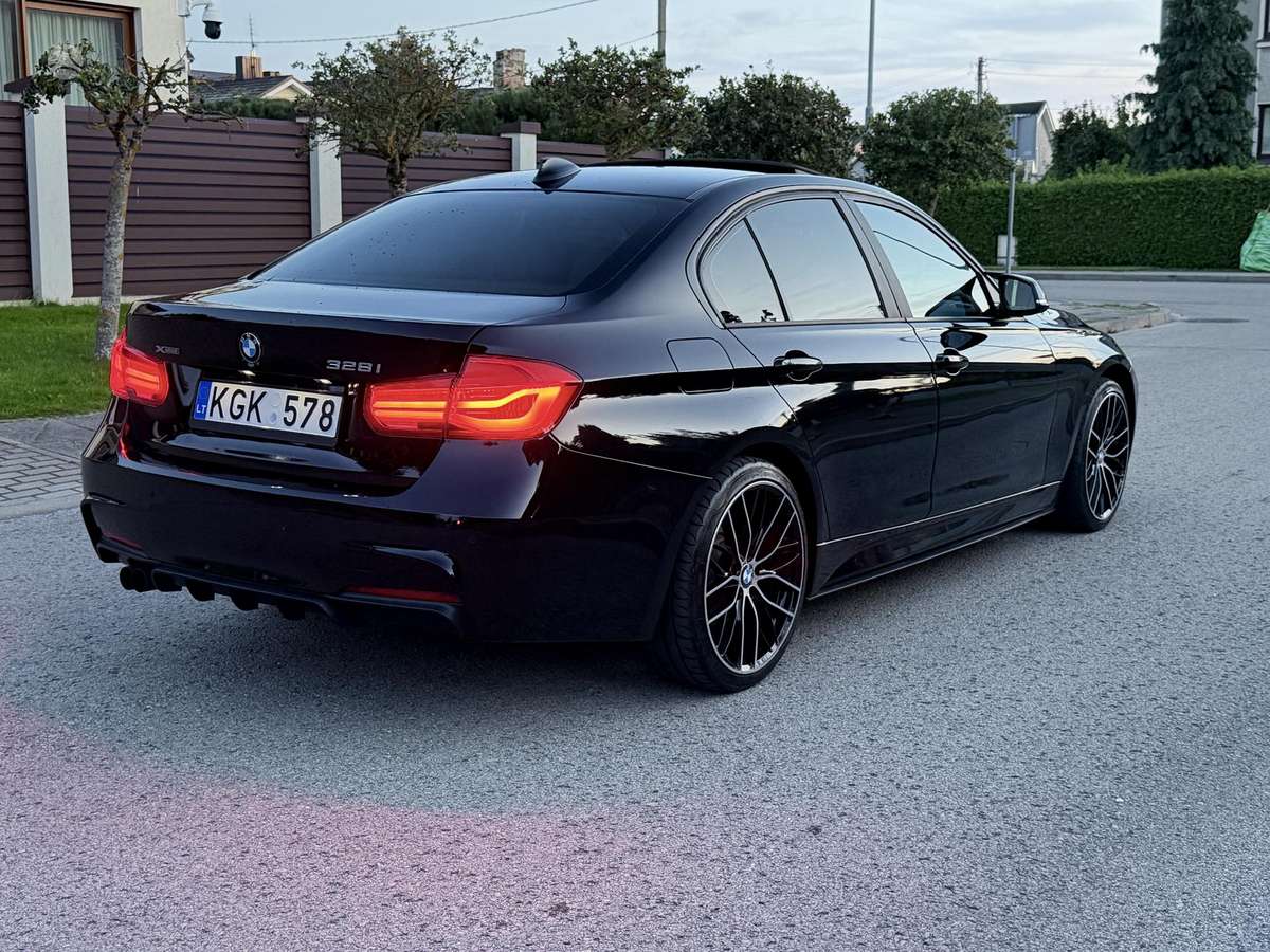 BMW 328, 2.0 l., Седан