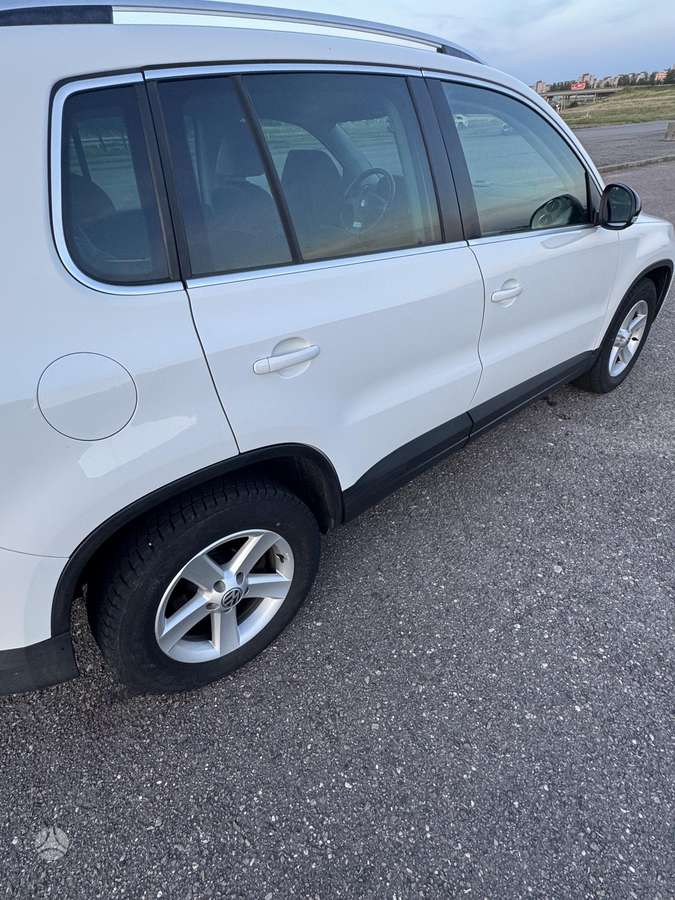 Volkswagen Tiguan - 4