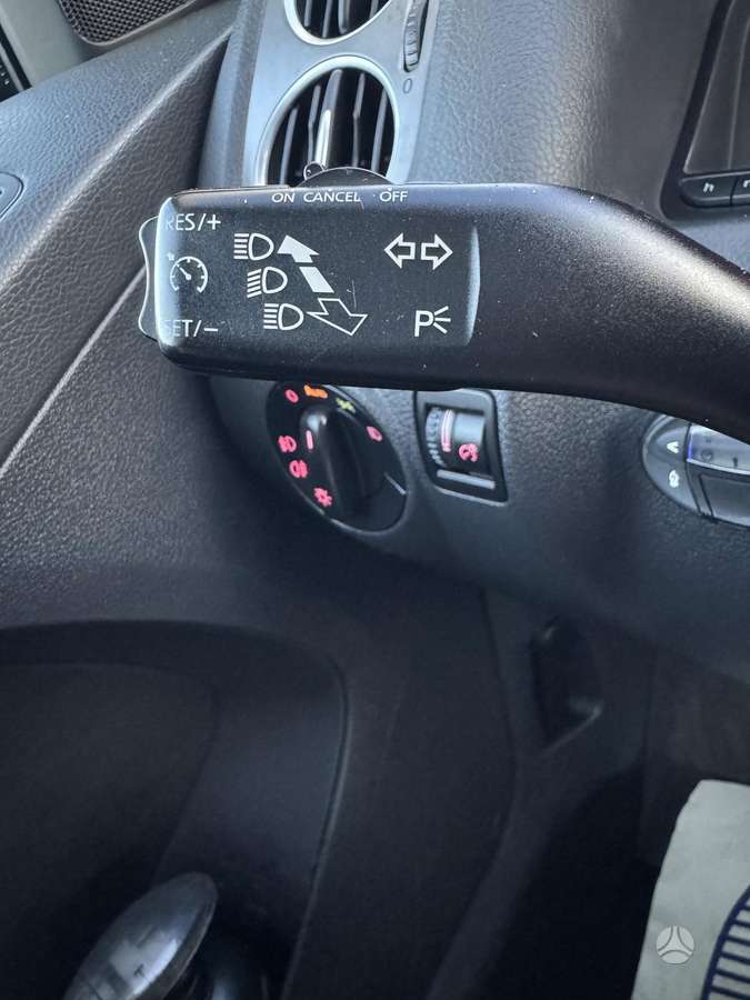 Volkswagen Tiguan - 11