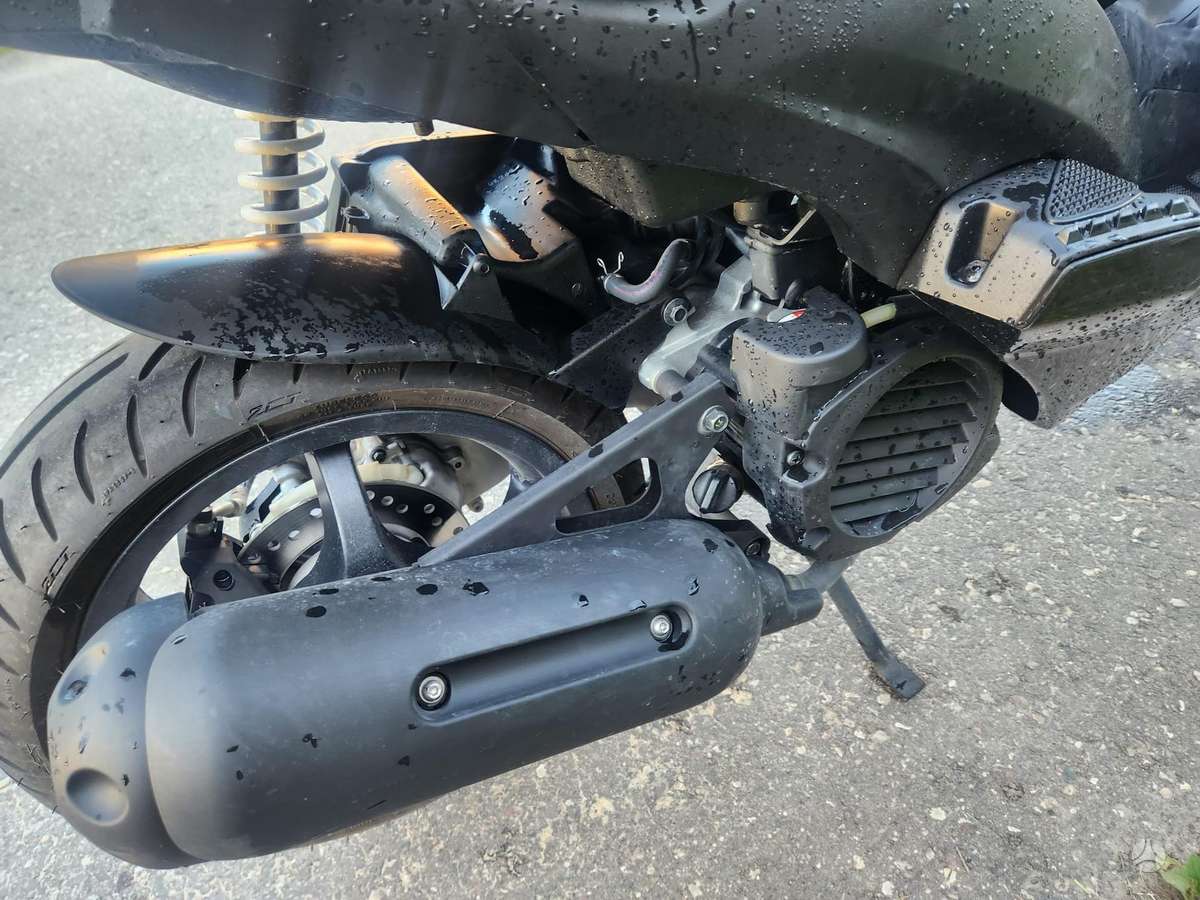Yamaha Aerox 49cc, scooters / mopeds