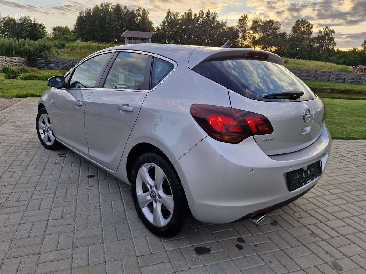 Opel Astra, 1.6 l., Хэтчбек