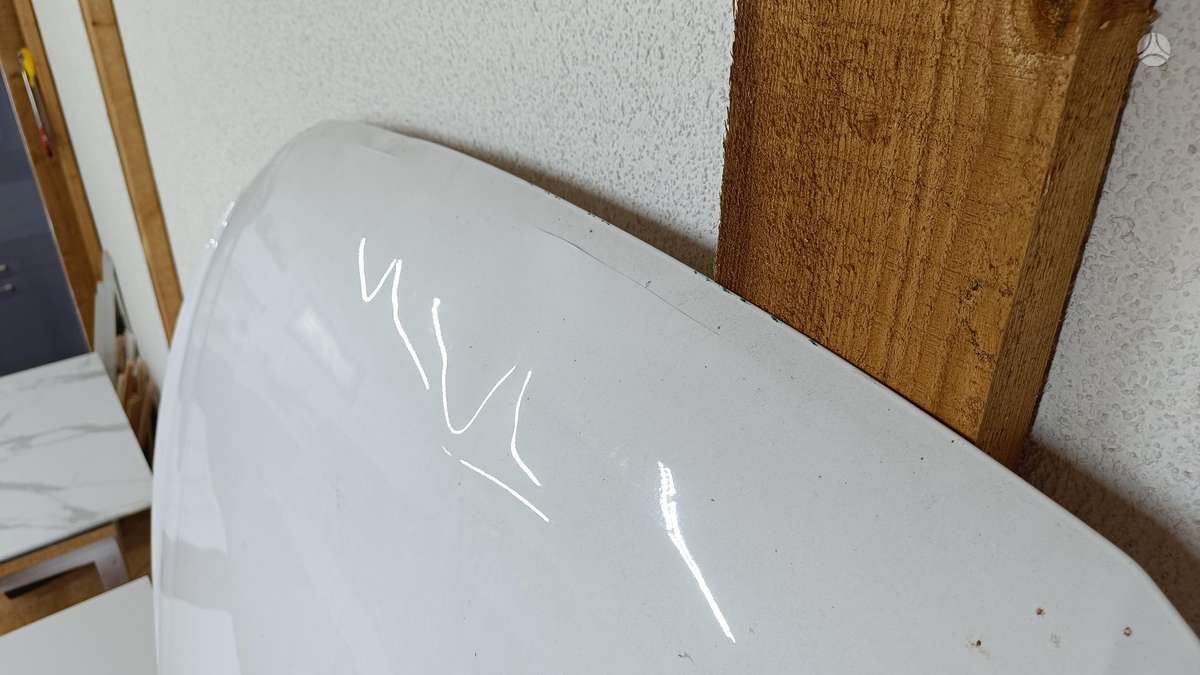 Audi Q5 hood (front, rear)