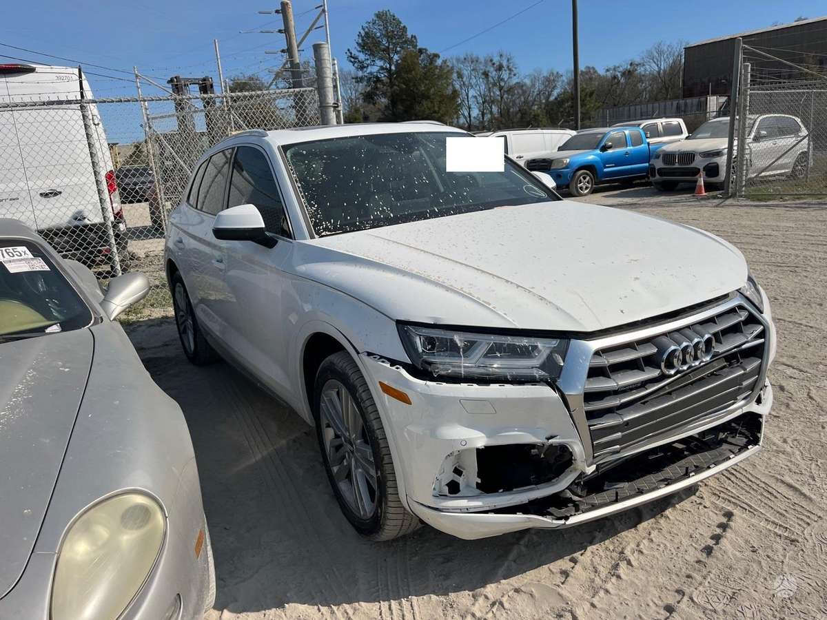Audi Q5 hood (front, rear)