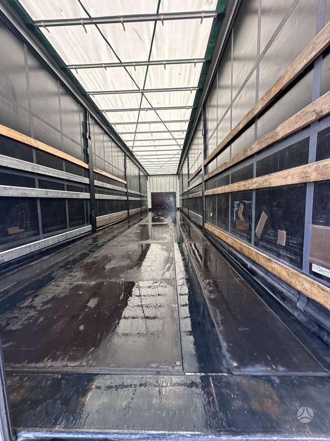 Krone, curtain / tarpaulin
