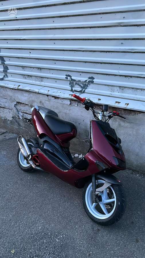 Aprilia SR 49cc, scooters / mopeds