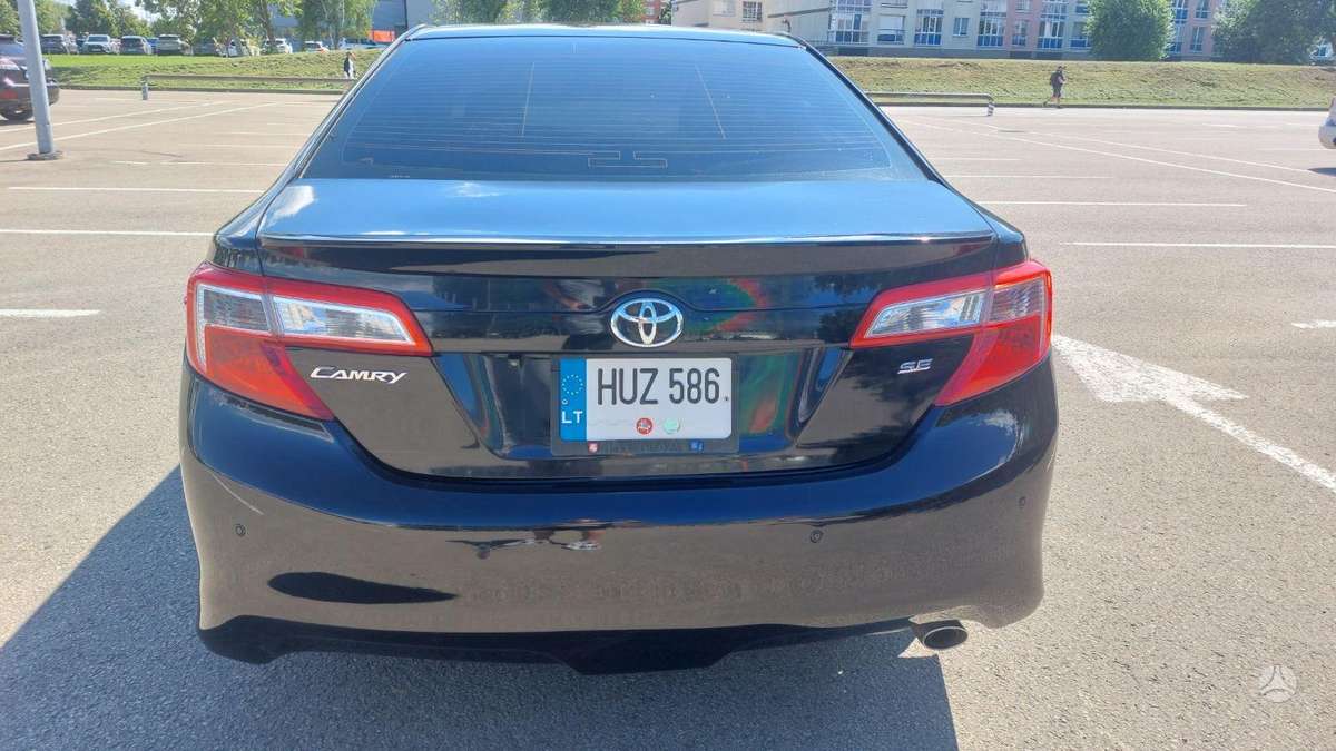 Toyota Camry - 6