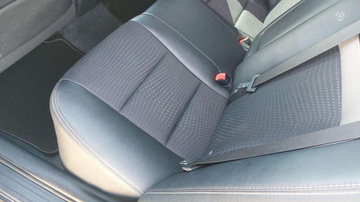 Toyota Camry - 12