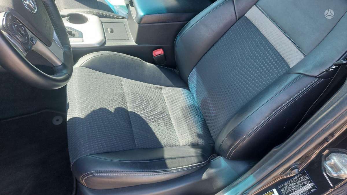 Toyota Camry - 11