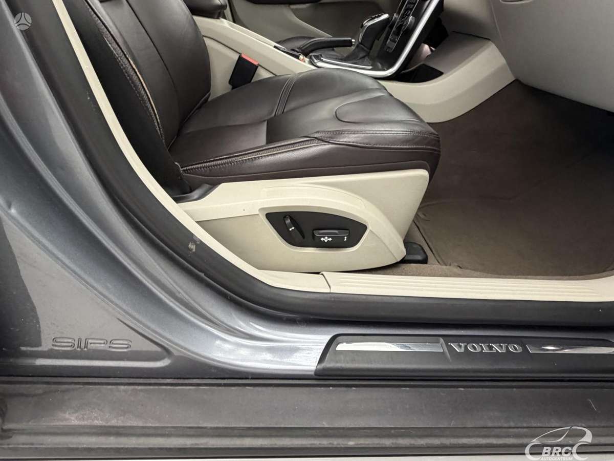 Volvo V40 Cross Country - 7