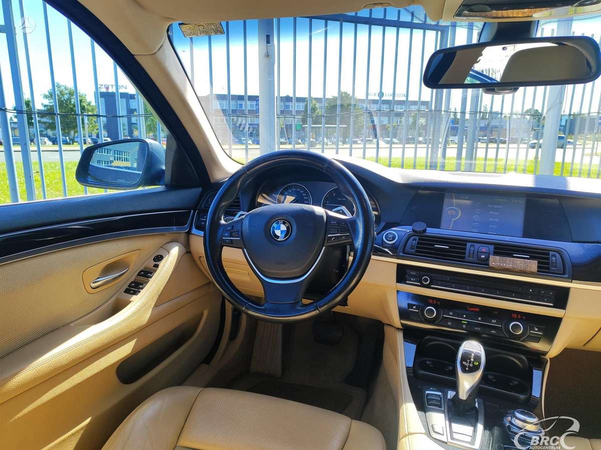 BMW 520, 2.0 l., Седан