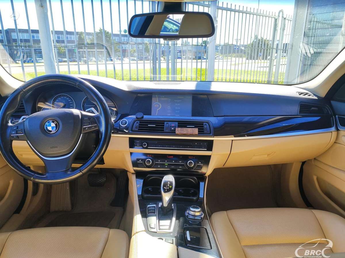 BMW 520, 2.0 l., Седан