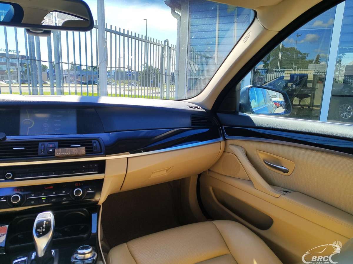 BMW 520, 2.0 l., Седан