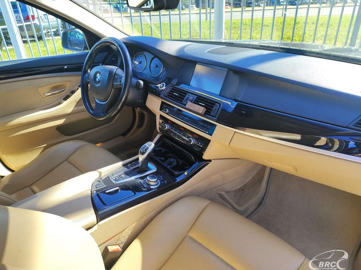 BMW 520, 2.0 l., Седан