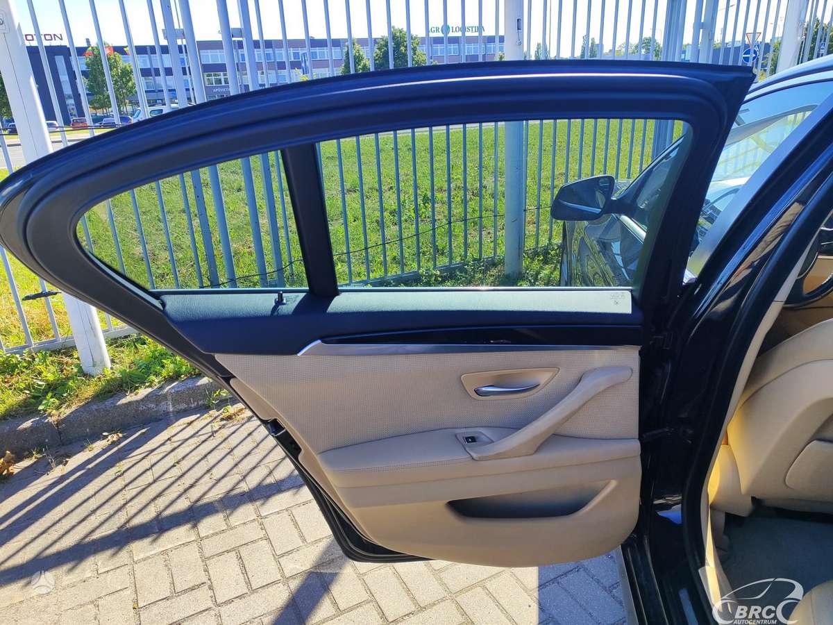 BMW 520, 2.0 l., Седан