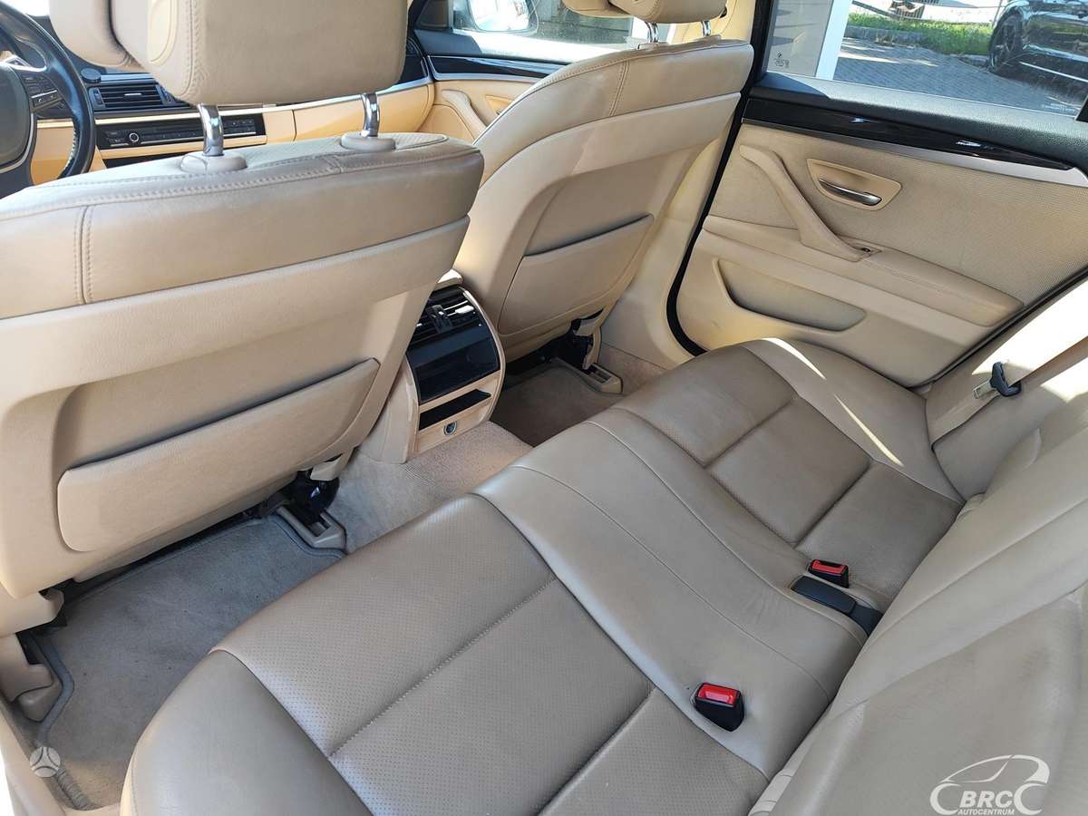 BMW 520, 2.0 l., Седан