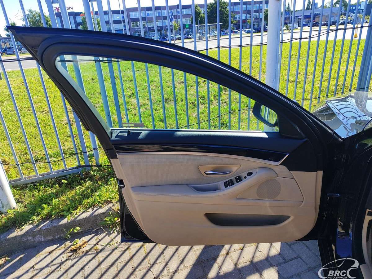 BMW 520, 2.0 l., Седан