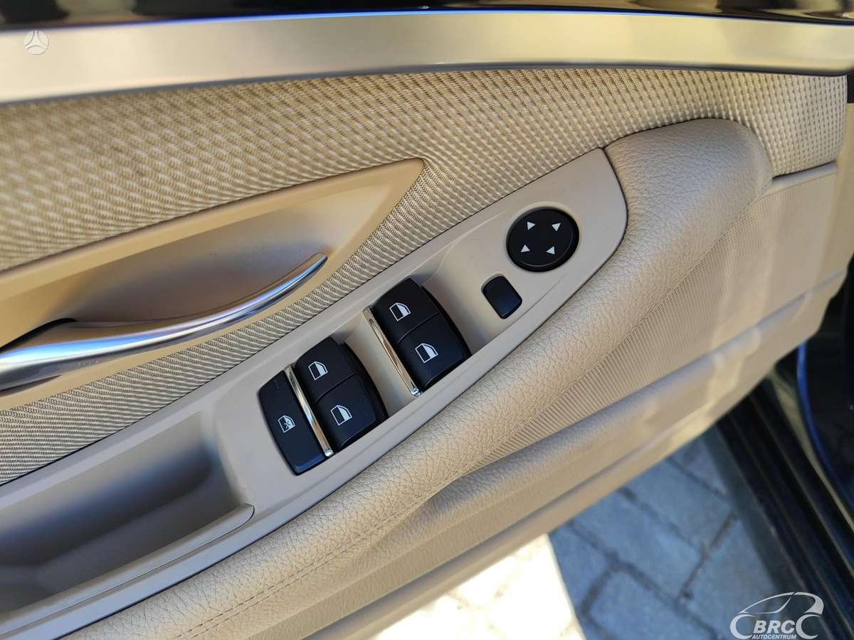 BMW 520, 2.0 l., Седан
