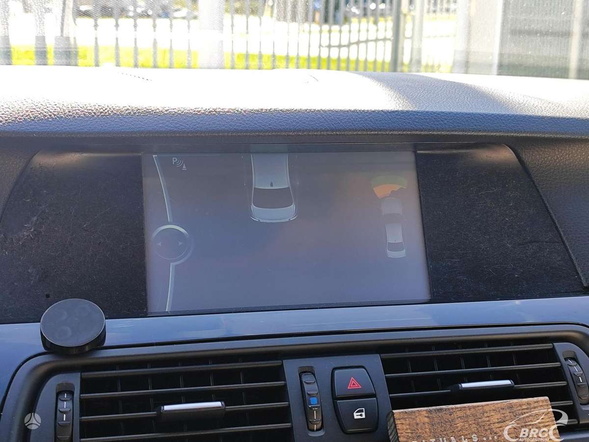 BMW 520, 2.0 l., Седан