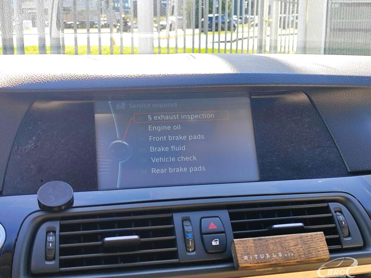 BMW 520, 2.0 l., Седан