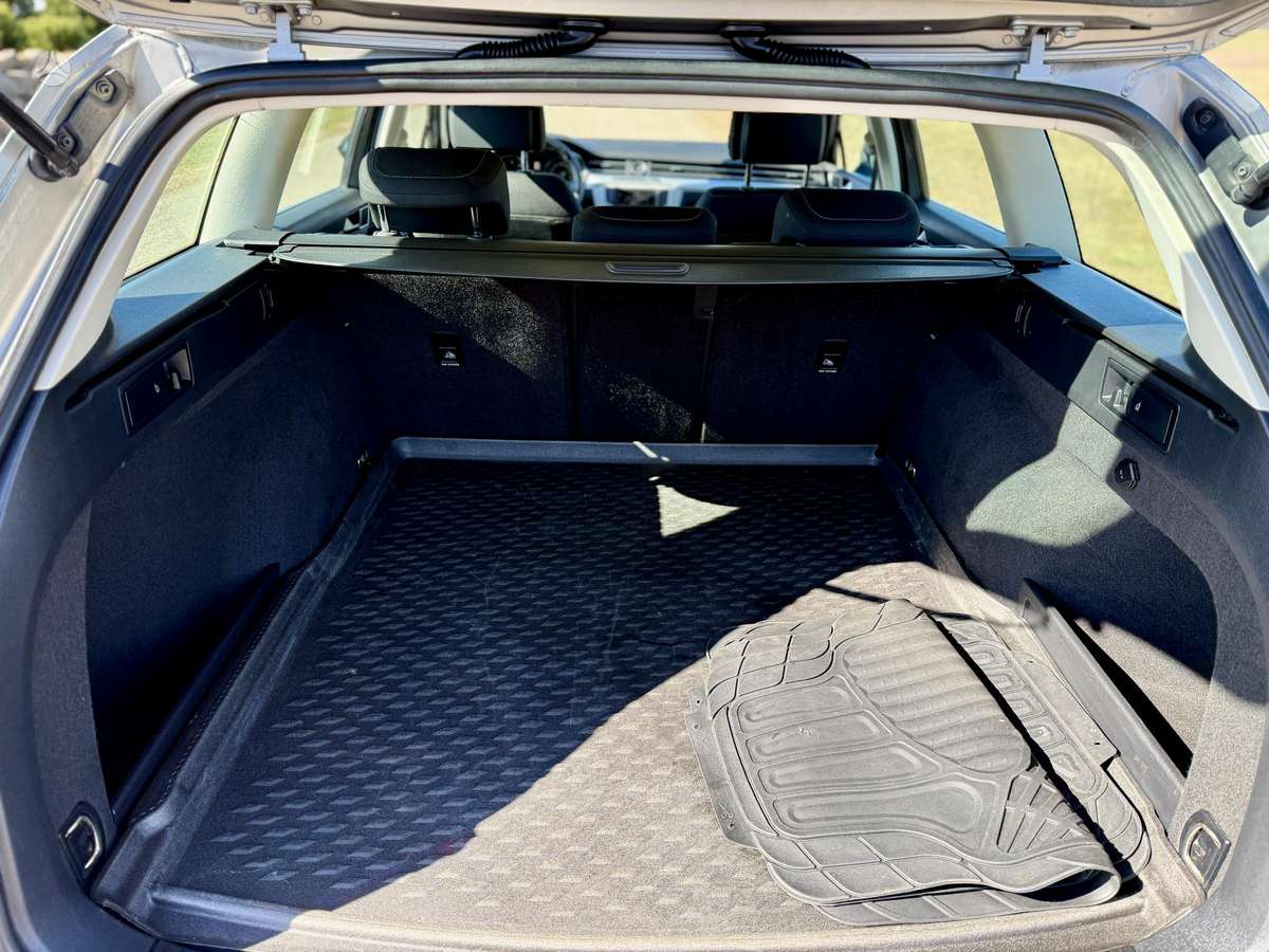 Volkswagen Passat, 2.0 l., Универсал