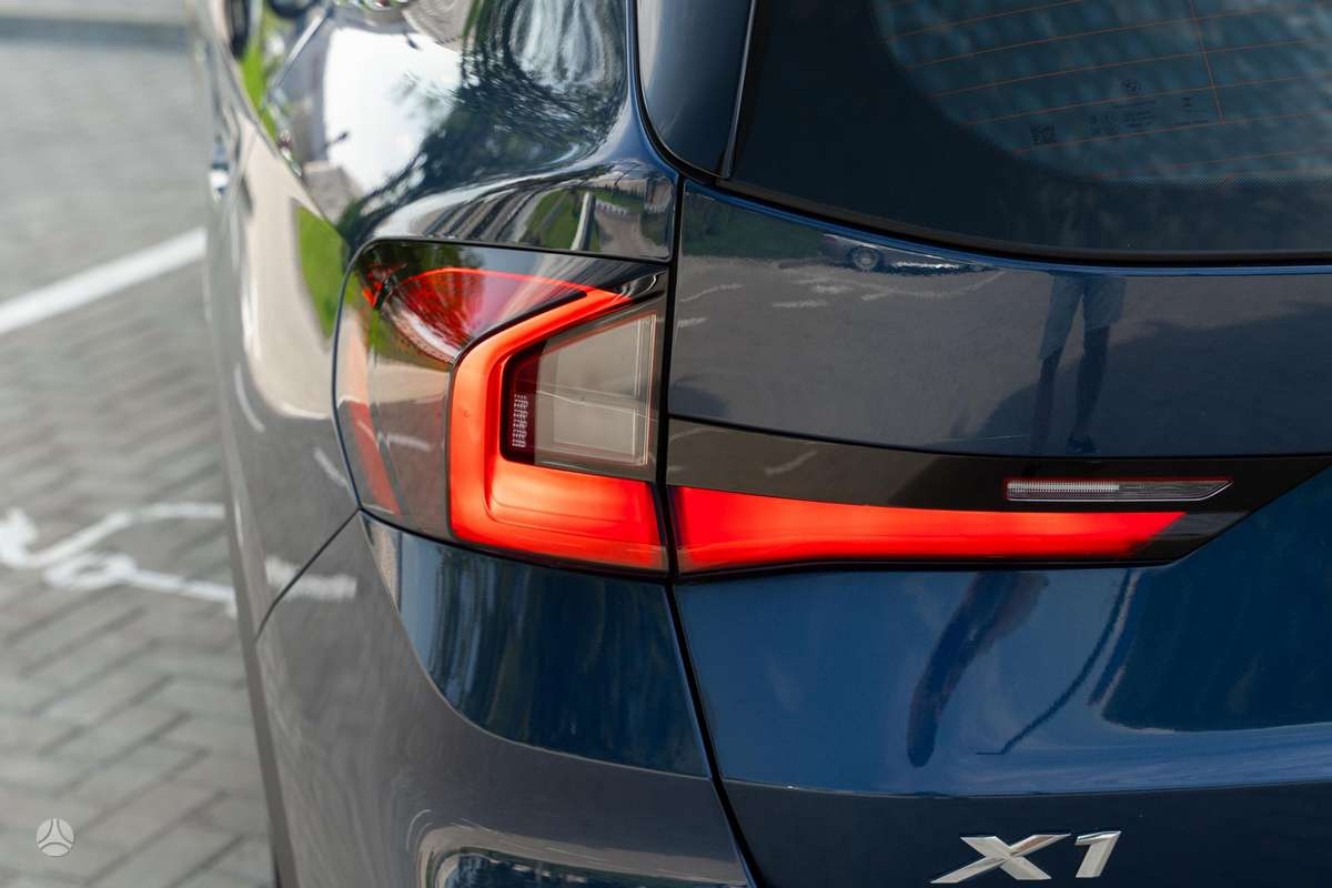 BMW X1, 1.5 l., Универсал