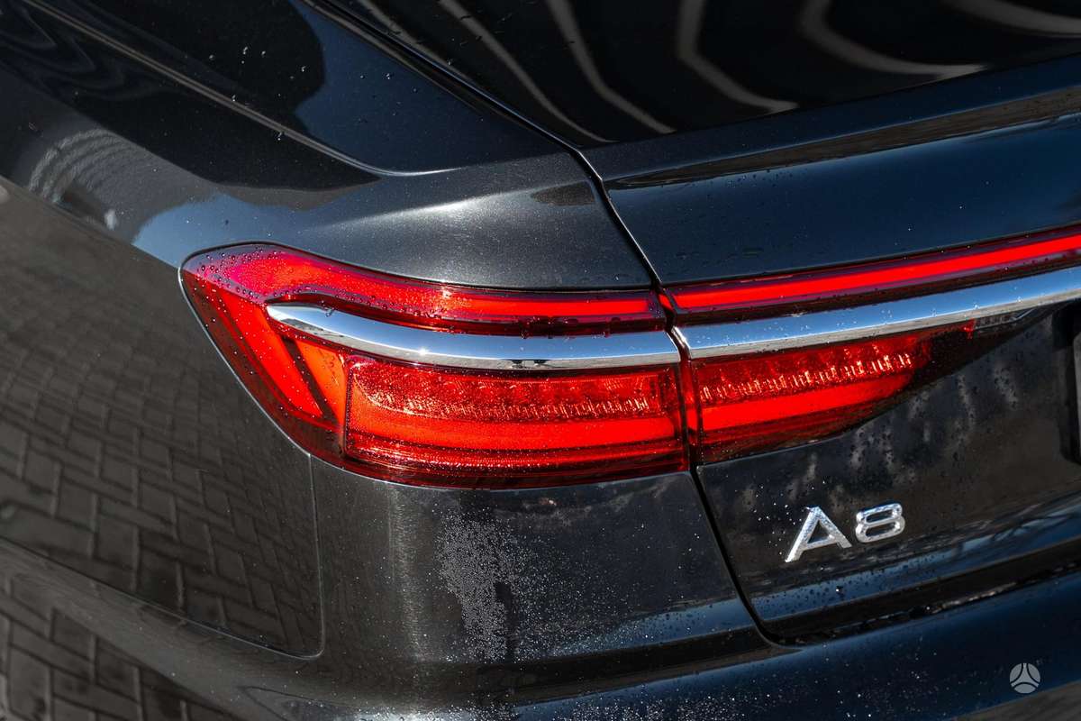 Audi A8, 3.0 l., Седан