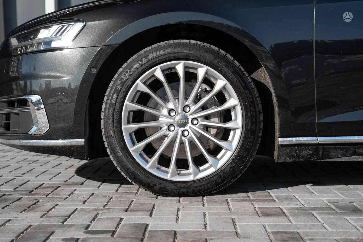 Audi A8, 3.0 l., Седан