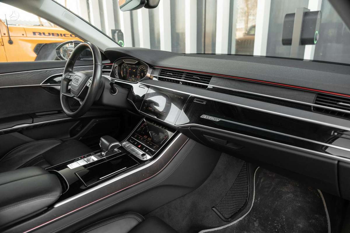Audi A8, 3.0 l., Седан