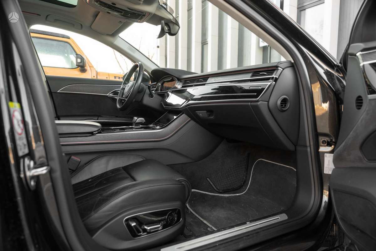 Audi A8, 3.0 l., Седан