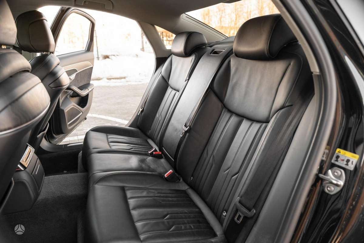 Audi A8, 3.0 l., Седан