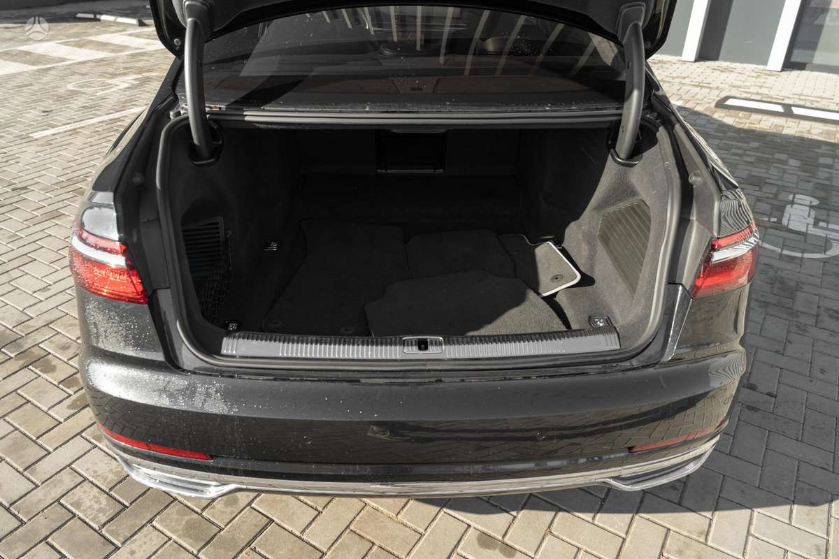 Audi A8, 3.0 l., Седан