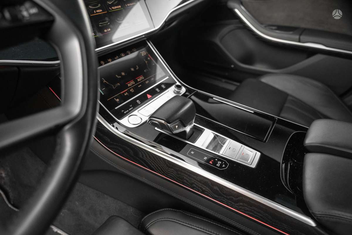 Audi A8, 3.0 l., Седан