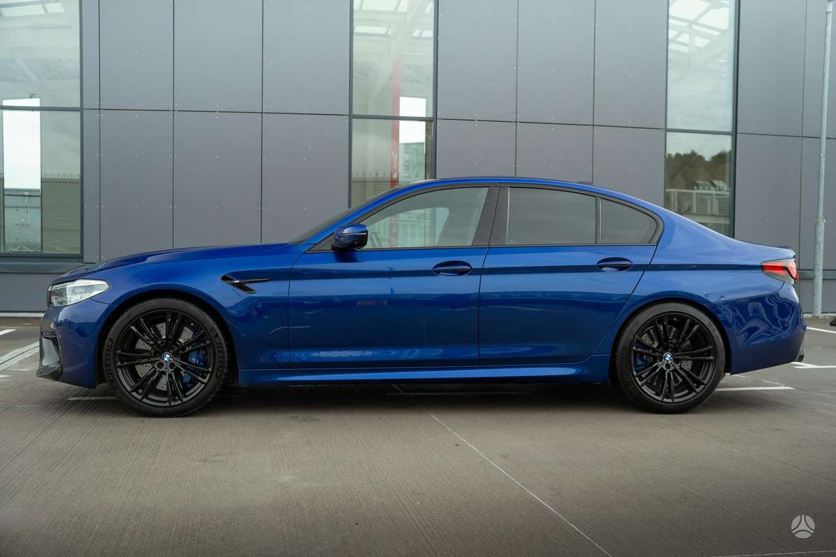 BMW M5, 4.4 l., Седан