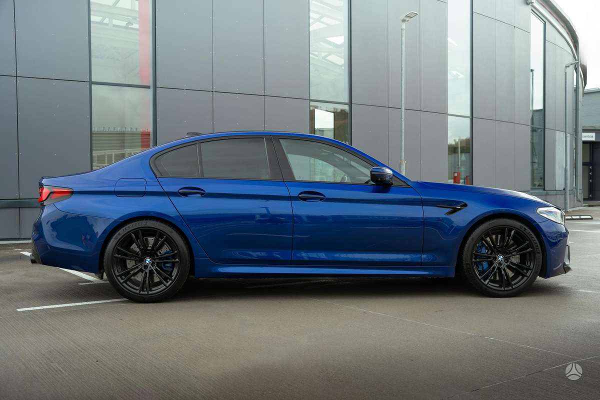 BMW M5, 4.4 l., Седан