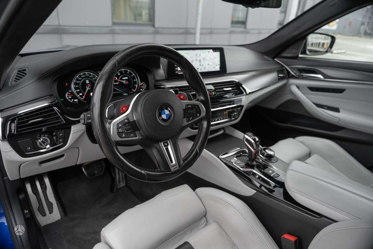 BMW M5, 4.4 l., Седан