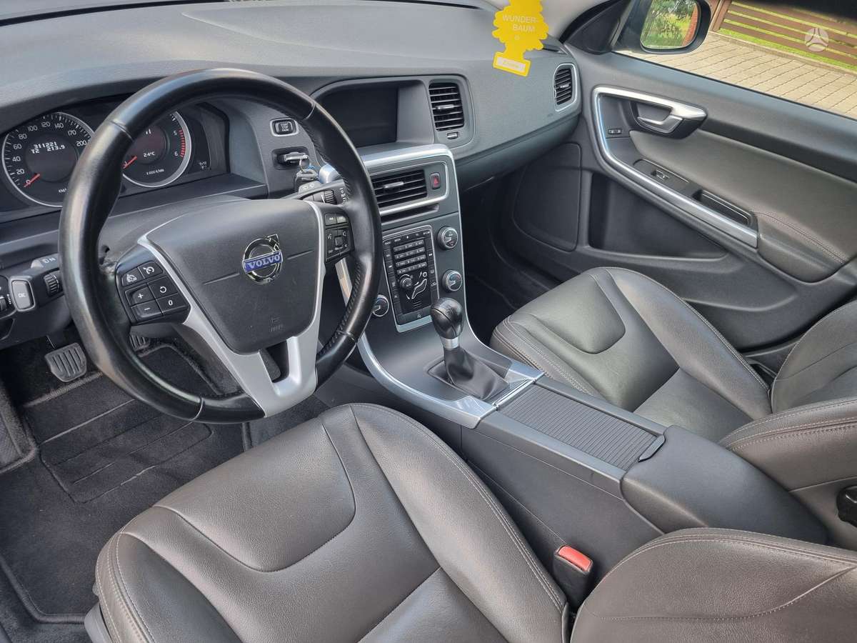 Volvo V60, 2.0 l., hatchback