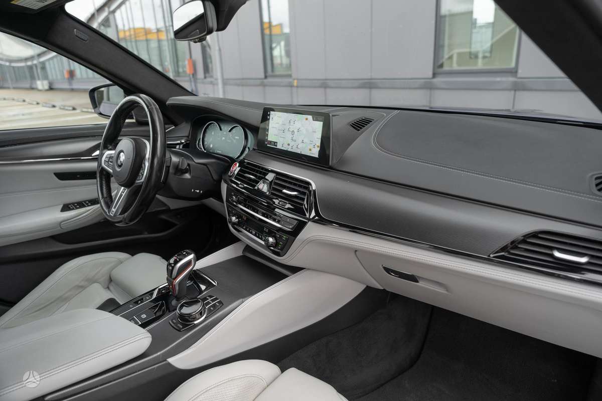 BMW M5, 4.4 l., Седан